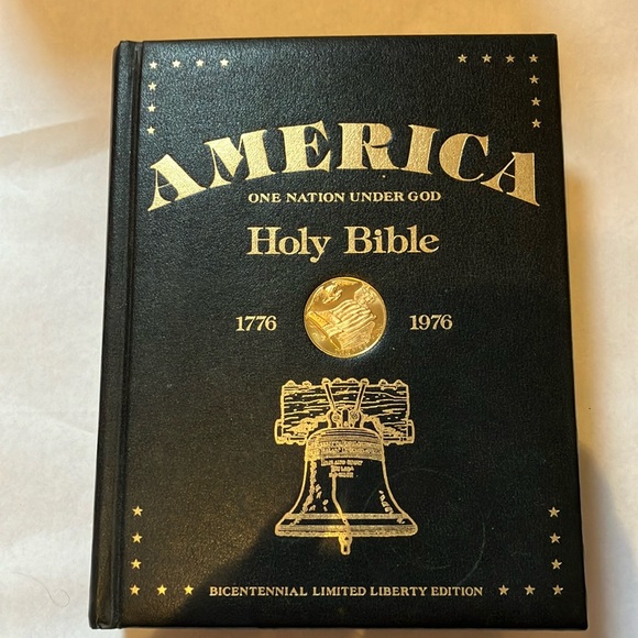 America One Nation under GOD Holy Bible 1776/1976 w/color pictures - Picture 1 of 15